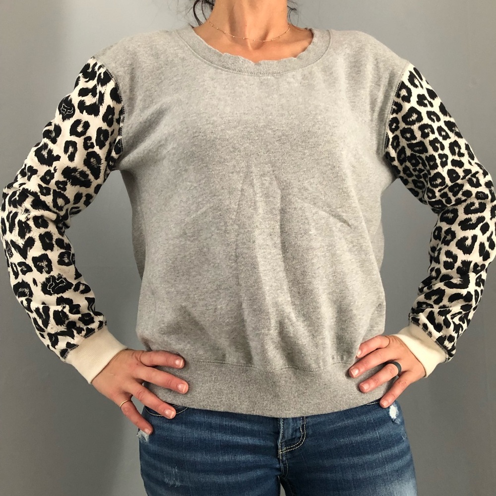 Fox Crewneck Sweatshirt! Size L.